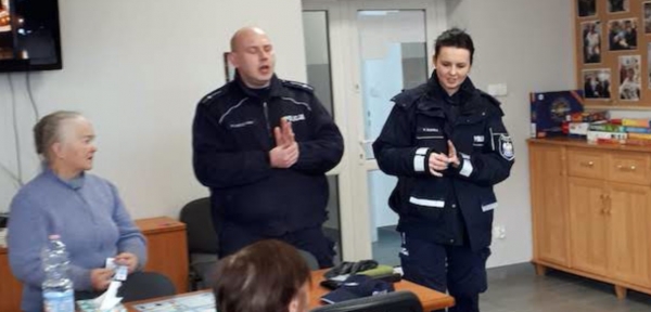  Na wnuczka, na policjanta czy na administratora?