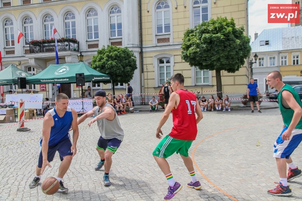 Streetball dla przyjemności, czyli uliczna koszykówka gościła na wschowskim rynku