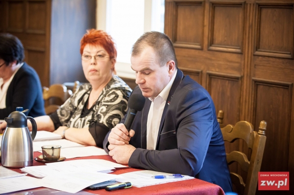 Radny Paweł Giezek informuje o podwyżce wynagrodzenia pani prezes Spółki Komunalnej