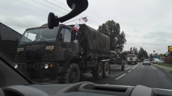Batalion wojsk amerykańskich na ulicach Wschowy