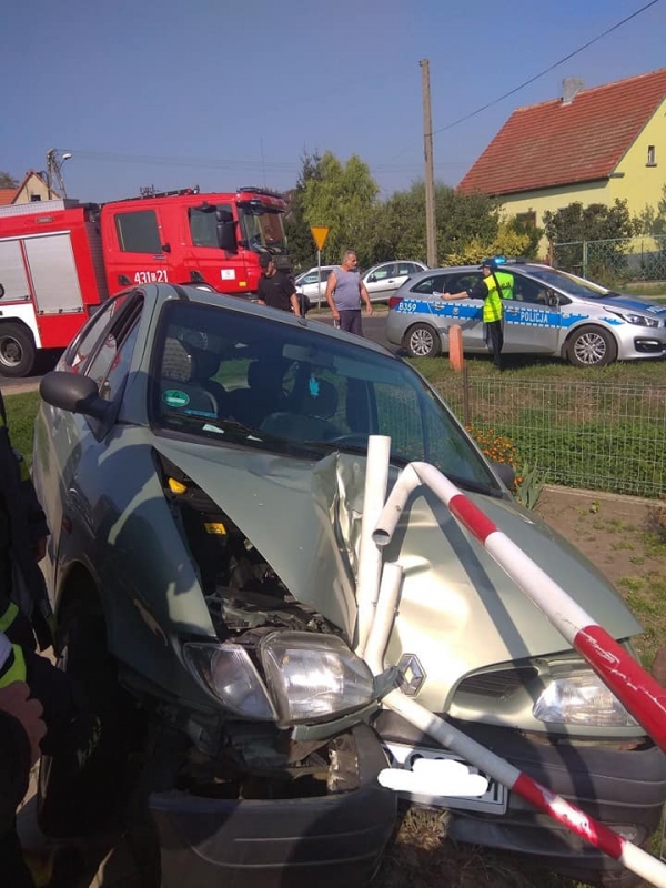 Uderzył w barierki ochronne