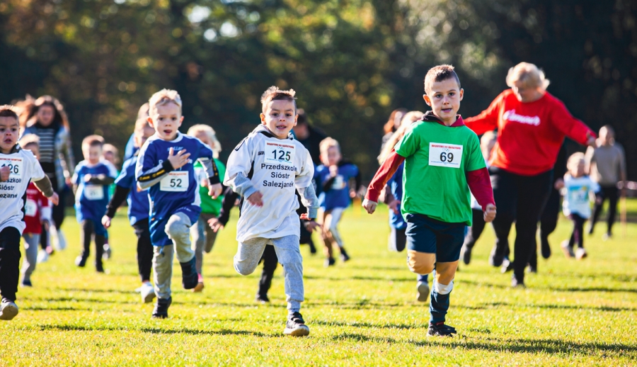 Przedszkolaki ze Wschowy wzięły udział w VIII edycji „Sprintem do Maratonu” (ZDJĘCIA)