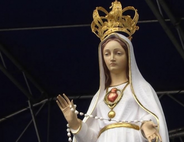 Figura Matki Boskiej Fatimskiej w kościele pw. św. Jadwigi Królowej