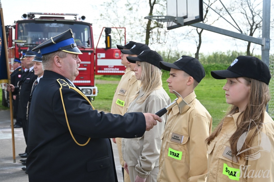 Młodzi ochotnicy z Krzepielowa złożyli strażacką przysięgę (FOTO)