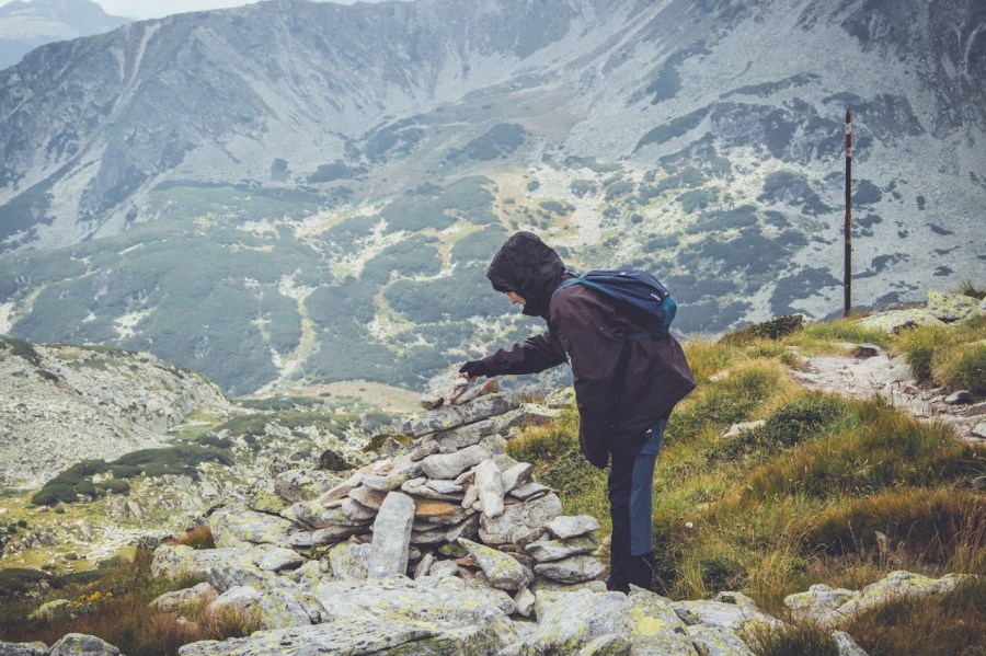 Historia trekkingu – jak narodziła się pasja do wędrówek górskich?