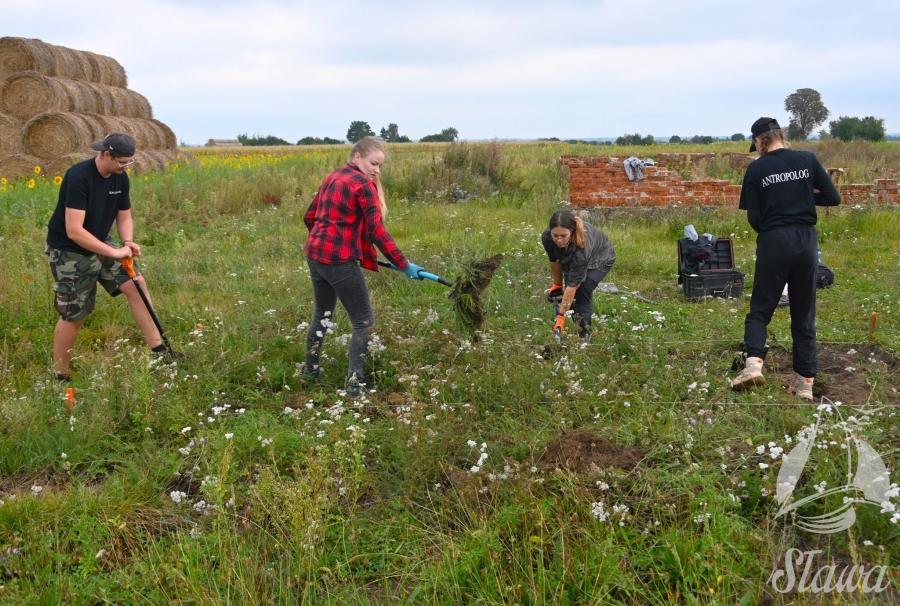 Prace archeologiczne rozpoczęte. Co kryje dawna filia Gross-Rosen w Przybyszowie?