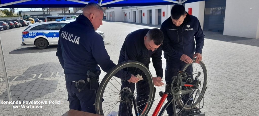 Znakowanie rowerów przez policję w Sławie i Wschowie – zbliża się kolejna akcja