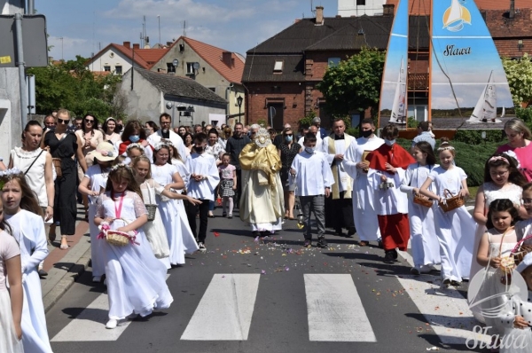 Procesja Bożego Ciała przeszła przez Sławę [ZDJĘCIA]