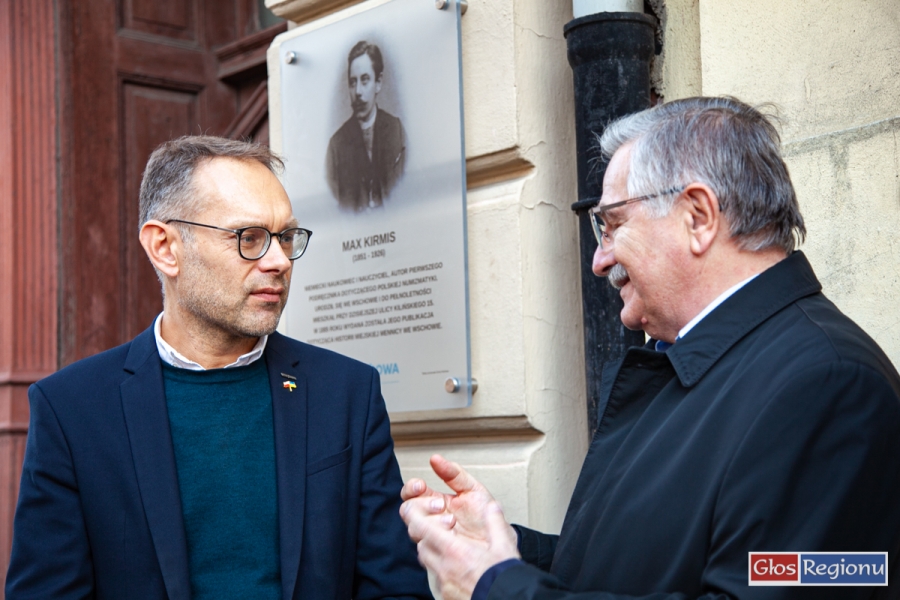 Odsłonięcie tablicy pamiątkowej Maxa Kirmisa we Wschowie (VIDEO)