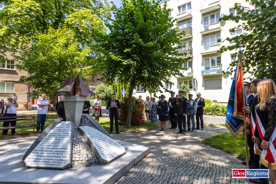 80. rocznica rzezi wołyńskiej. Przy Pomniku Kresowian we Wschowie upamiętnili ofiary ludobójstwa (FOTO)