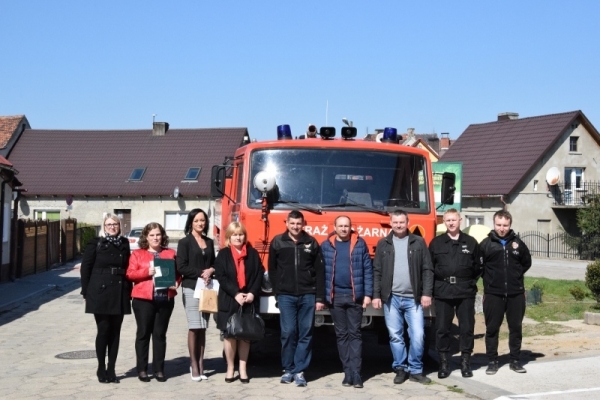 Nowe auto dla strażaków ochotników z Chróściny