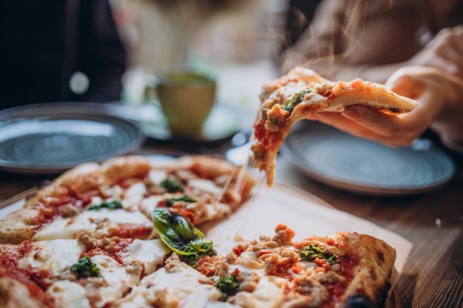 Prawdziwie włoskie smaki: odkrywamy tajemnice doskonałej pizzy i makaronu