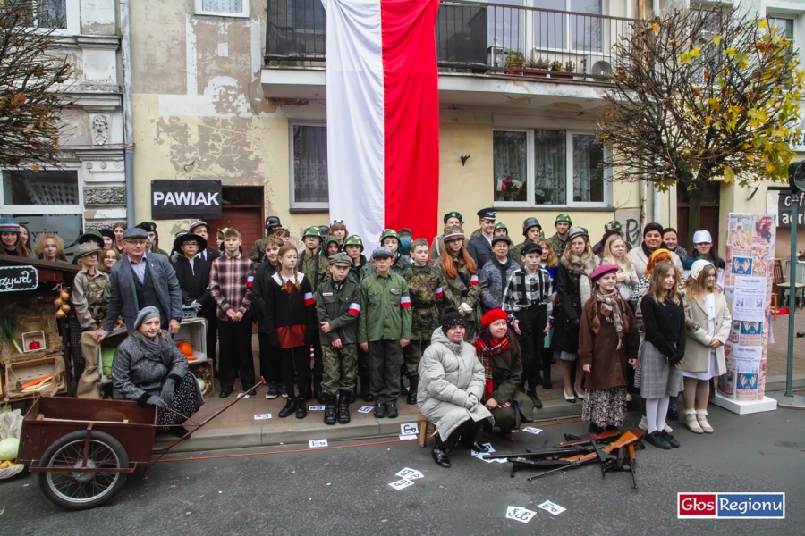 Szlichtyngowa upamiętniała Niepodległość. Występ uczniów poruszył. „Kto nie był niech żałuje”