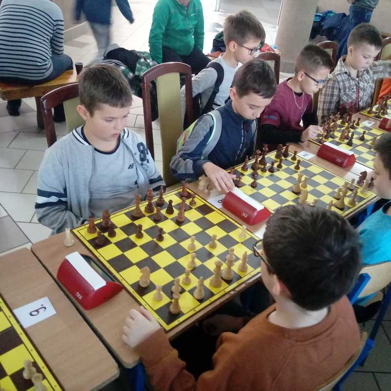 Młodzi szachiści Hetmana