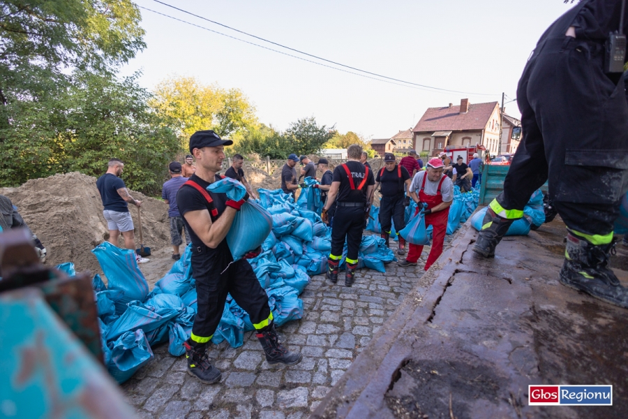 Szlichtyngowa przygotowuje się na wielką wodę. Każda para rąk jest na wagę złota [FOTO]