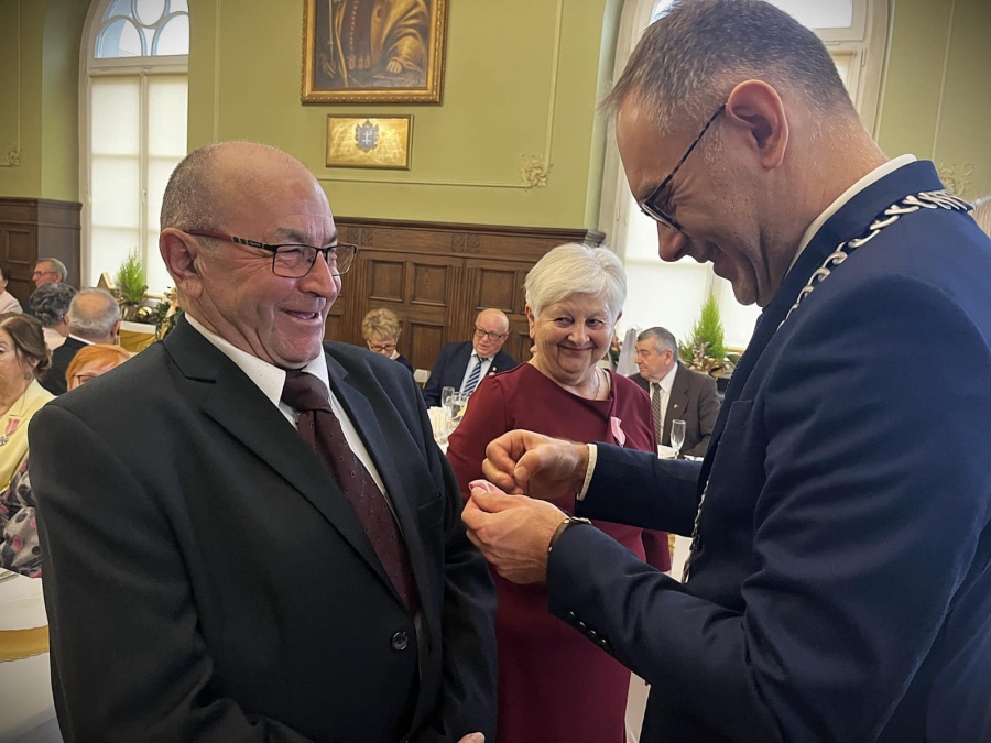 Złote Gody we Wschowie. Burmistrz uhonorował 26 małżeństw