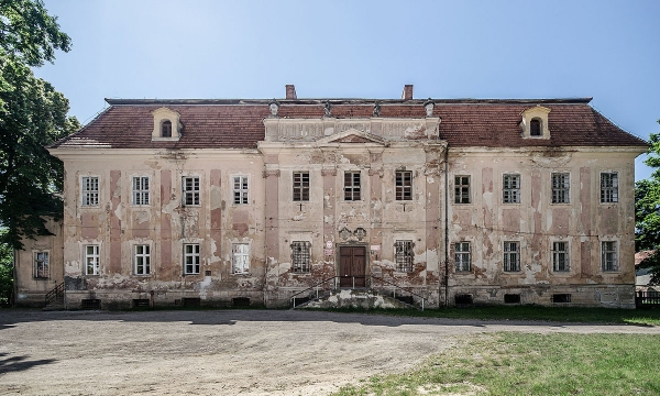 Pałac w Sicinach zostanie domem pomocy społecznej