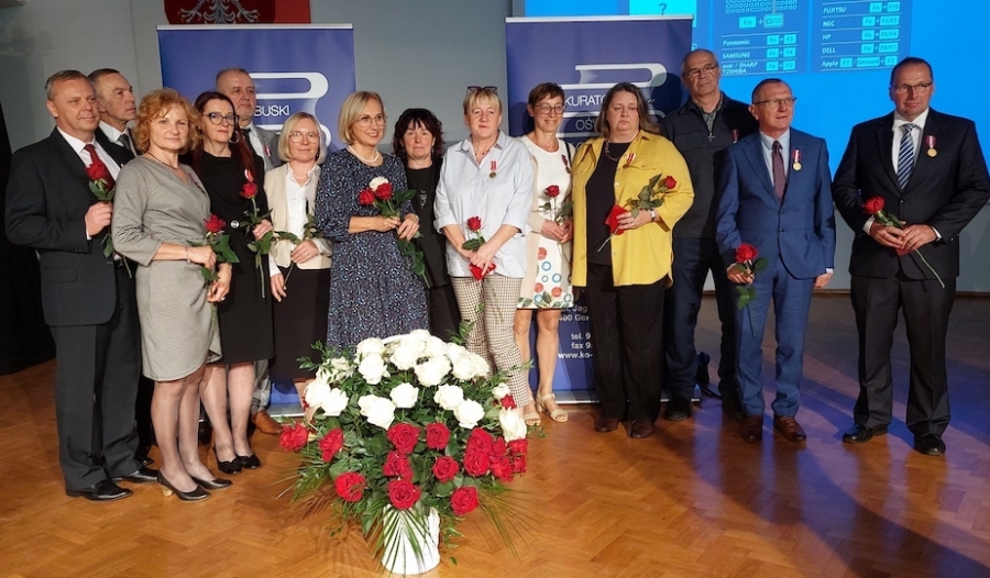 14 nauczycieli SOSW we Wschowie uhonorowanych (ZDJĘCIA)