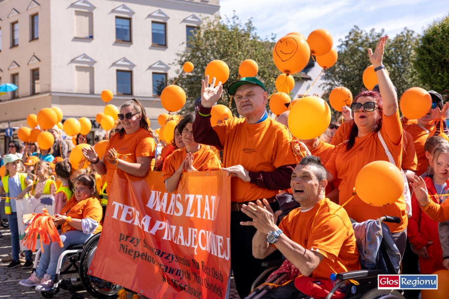 Przez Wschowę przeszedł VIII Marsz Akceptacji Osób z Niepełnosprawnością (FOTO)