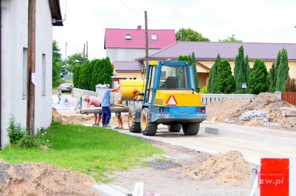 Trwa budowa drogi w Łupicach