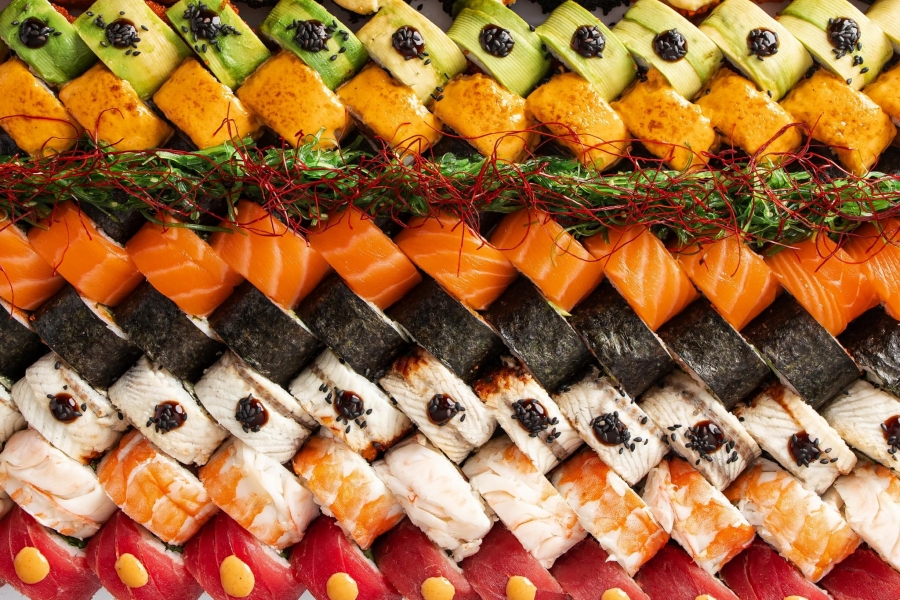 Dzieci i sushi: Jakie zamówienia są bezpieczne dla najmłodszych?