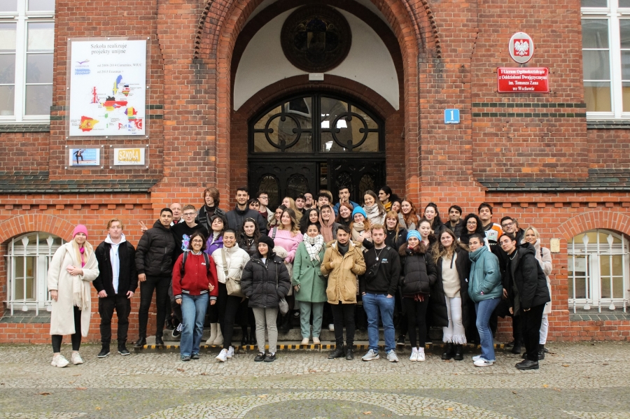 Studenci z „Erasmusa” przyjechali do I LO. „W wydarzeniu uczestniczyło 160 uczniów”