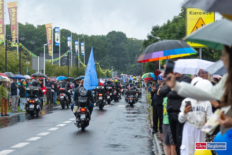 Barwny korowód i parada motocykli na ulicach Sławy (FOTO)