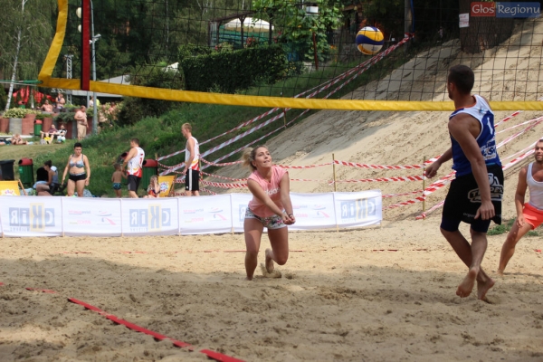 Turniej piłki siatkowej na plaży w Lginiu [FOTO]