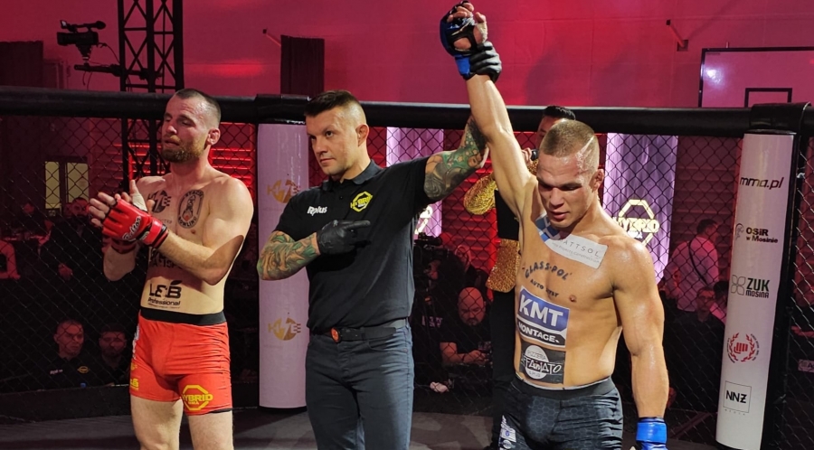 Jakub Syc ze Wschowy wygrał zawodową walkę w MMA. Pojedynek zakończył przez nokaut!