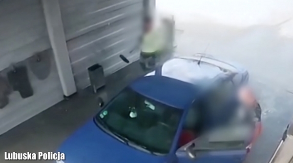 Próbował ukraść auto na myjni. Właściciel stał tuż obok [VIDEO]