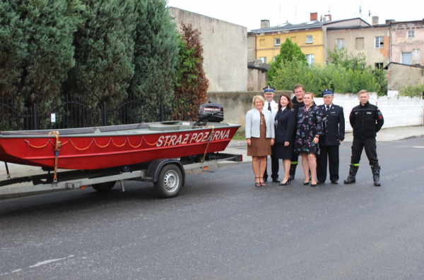 OSP Szlichtyngowa otrzymała łódź [ZDJĘCIA]