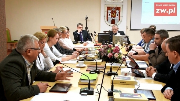 Sesja Rady Miejskiej w Sławie. Podział gminy na stałe okręgi wyborcze