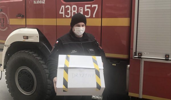 Strażacy rozpoczęli dostarczanie maseczek ochronnych w Gminie Szlichtyngowa