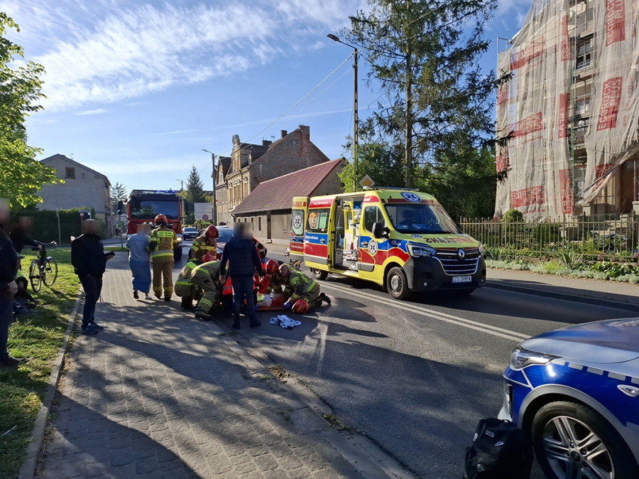 Policja szuka świadków potrącenia 17-latki. Do zdarzenia doszło na ul. Obrońców Warszawy we Wschowie