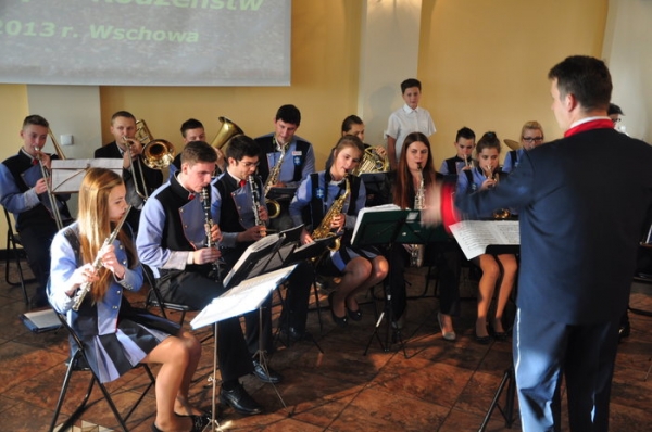 Państwowa  Szkoła  Muzyczna  we Wschowie zaprasza dzieci i młodzież do  nauki