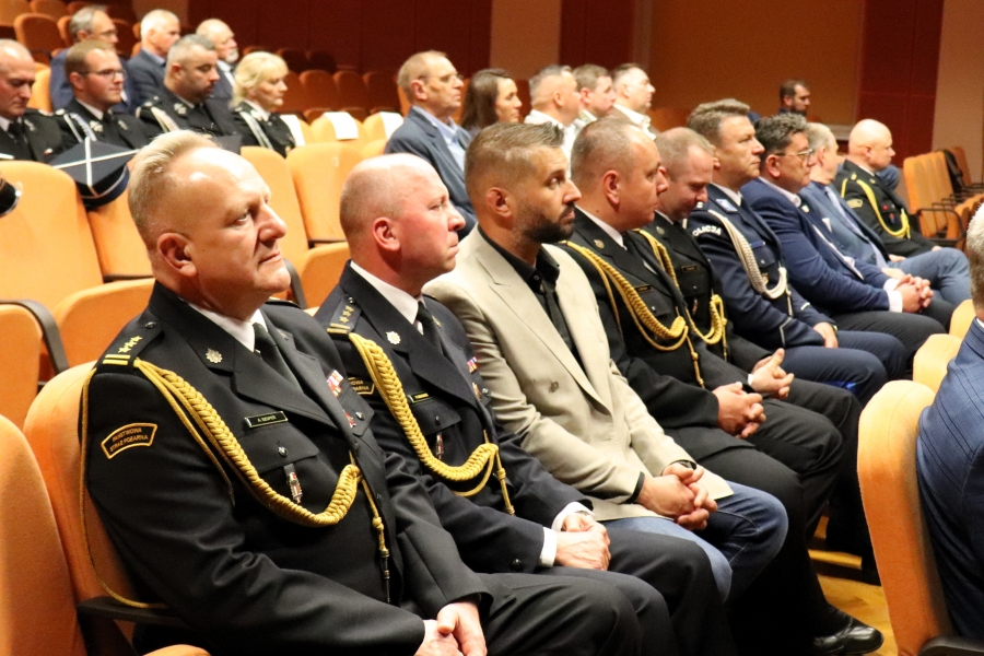 Góra świętowała Dzień Strażaka: Odznaczenia i awanse w blasku zasług