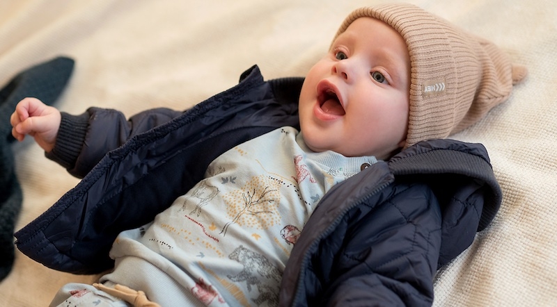 Pierwsza kurtka wiosenna dla niemowlaka – na co zwrócić uwagę przy zakupie?