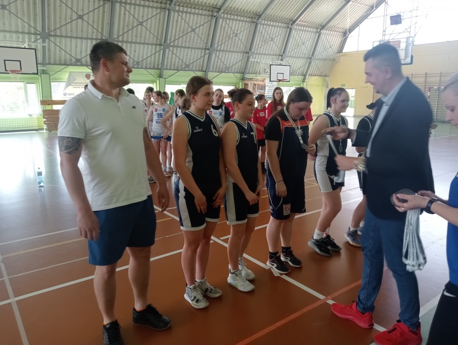 Sukces koszykarek ze Staszica! Medal w Wojewódzkim finale w Szprotawie