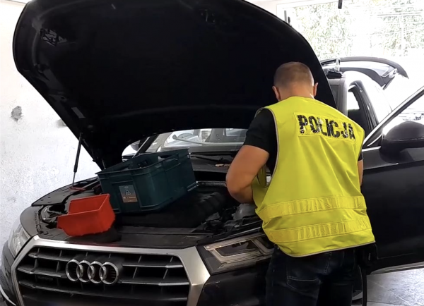 Sławscy policjanci odzyskali Audi warte blisko 200 tys. zł! (ZDJĘCIA)