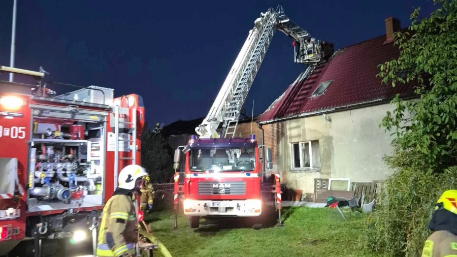 Pożar w Krążkowie. Trzyosobowa rodzina ewakuowana