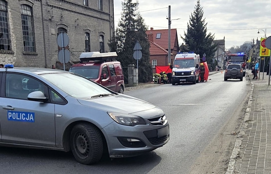Śmiertelny wypadek w Sławie. Kierowca fiata potrącił 81-latka