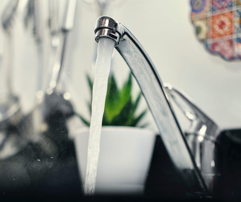 Jak sprawdzić jakość wody z kranu w swoim domu?