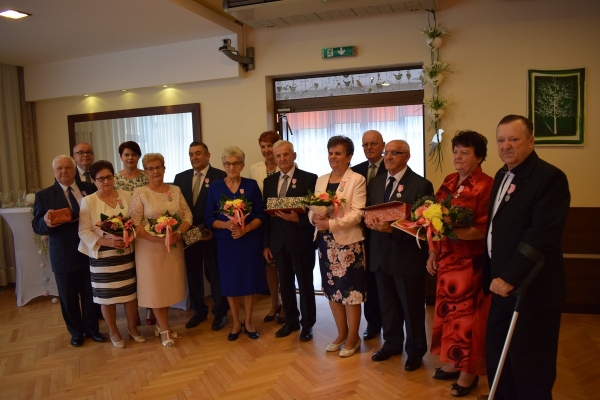 Nierozłączni od 50 lat. Małżeństwa z długoletnim stażem uhonorowane w gminie Przemęt 