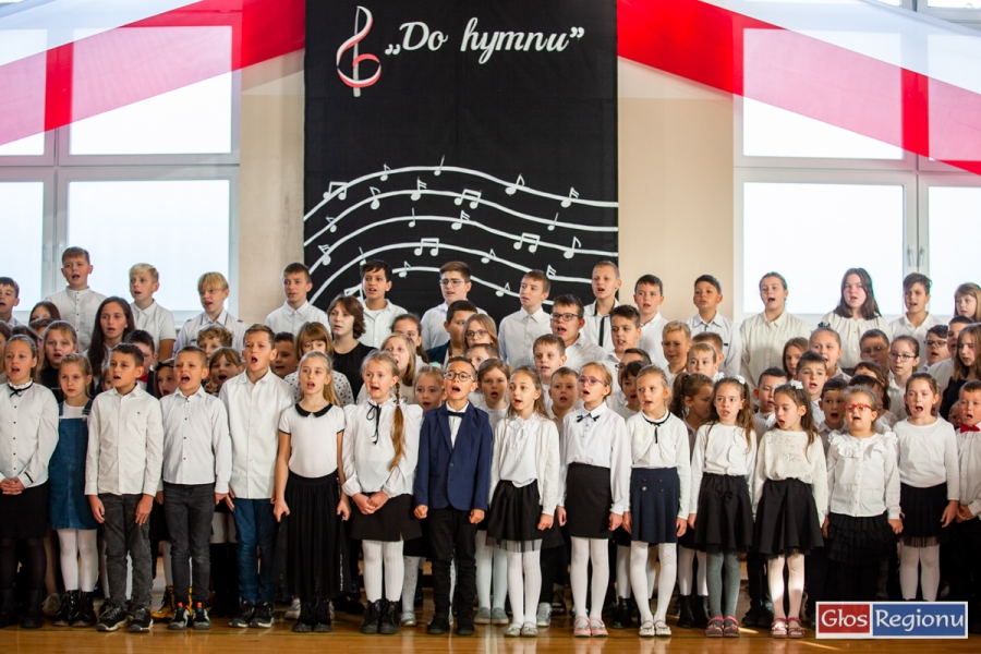 Szkoła Podstawowa nr 2 we Wschowie w konkursie „Do Hymnu” (VIDEO)