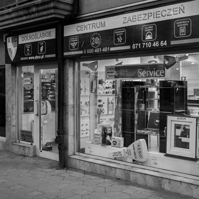 Gdzie we Wrocławiu znaleźć sprawdzony sklep z zamkami i wkładkami do drzwi?