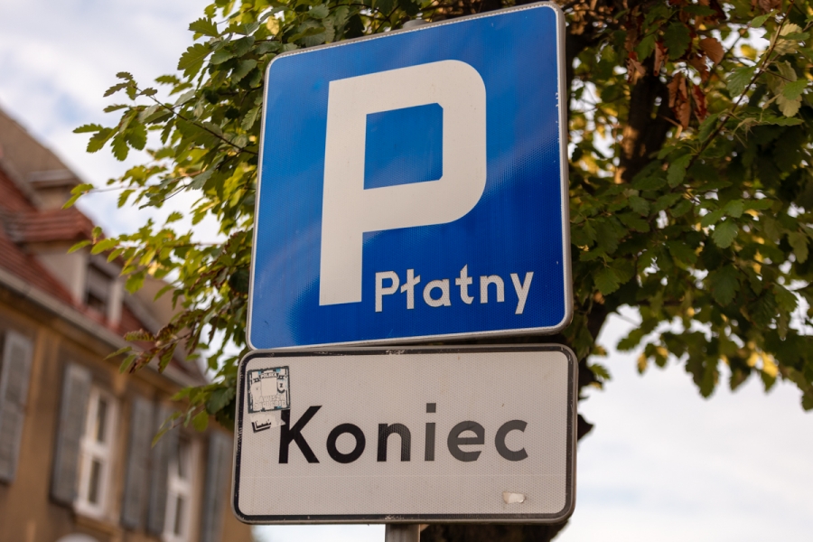 Parkingi w Sławie znów darmowe. „Przy okazji zbliżającego się Dnia Wszystkich Świętych...”