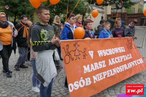 Marsz Akceptacji Osób Niepełnosprawnych na ulicach Wschowy - film