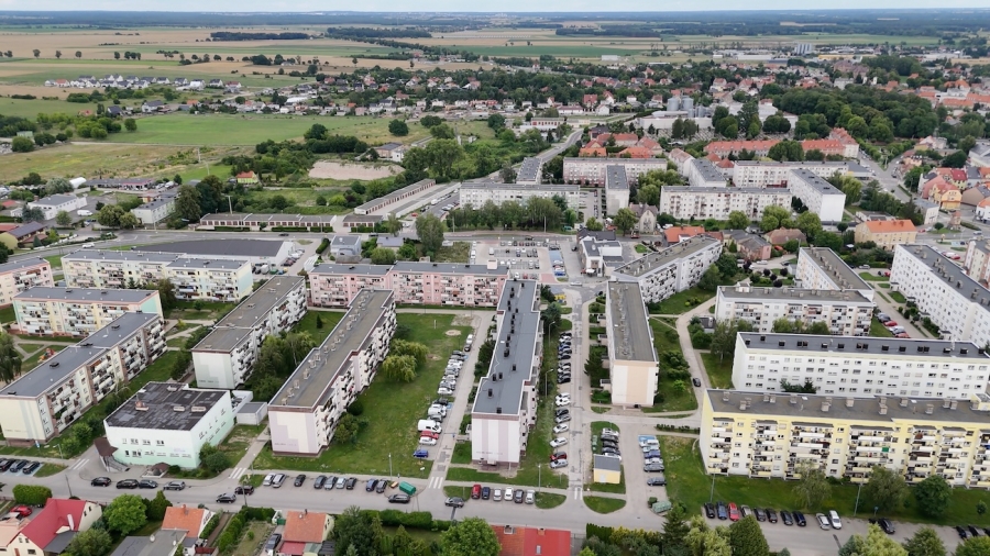 Utrudnienia na os. Jagiellonów. „Prosimy o usunięcie samochodów”