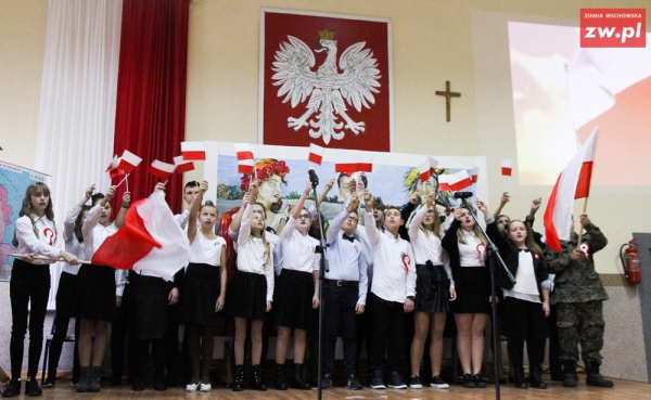 Obchody Święta Niepodległości w Szkole Podstawowej w Sławie