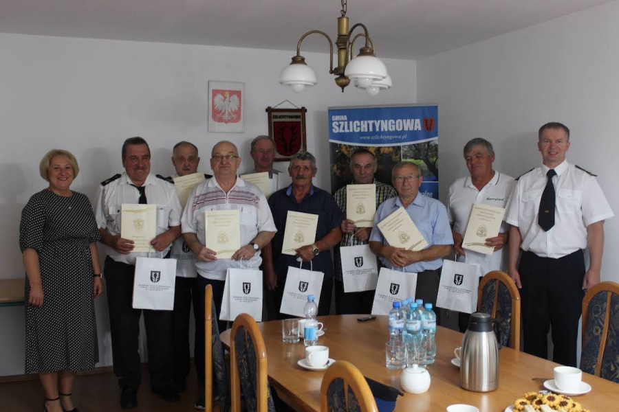 Kolejni druhowie z decyzją o przyznaniu świadczenia ratowniczego w gminie Szlichtyngowa